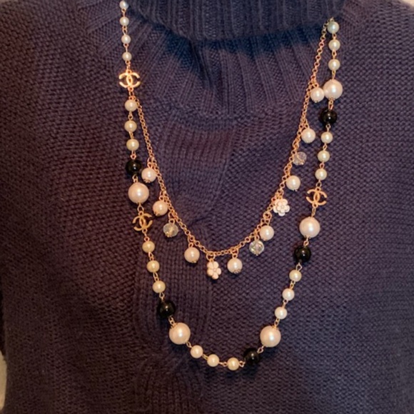 CHANEL Accessories - Chanel pearl necklace